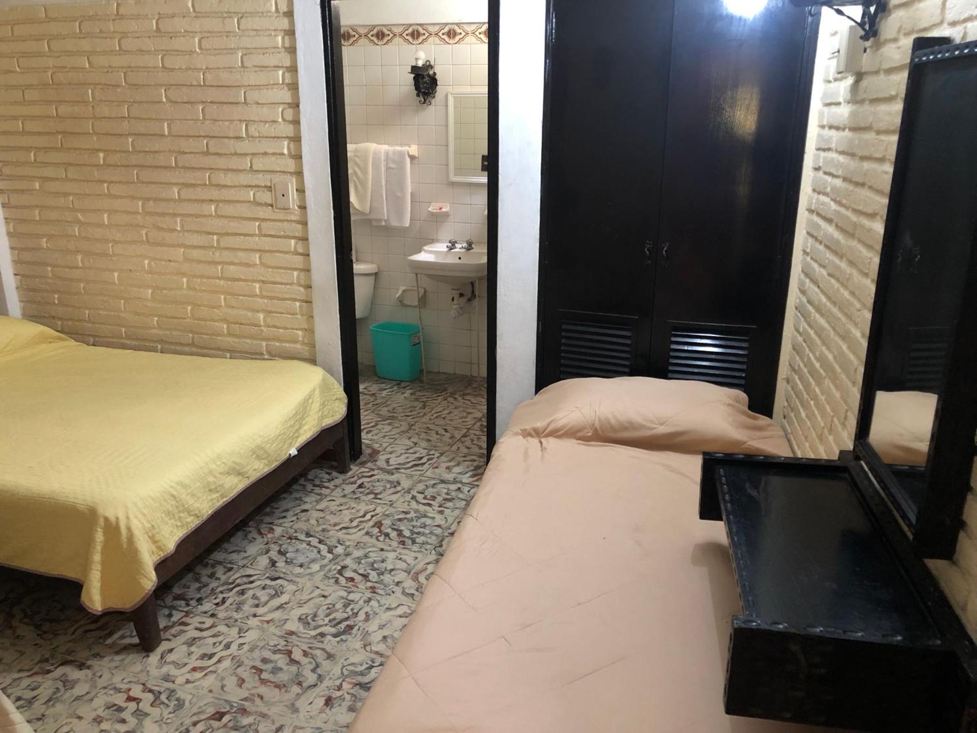 El Bucanero Hotel 2*